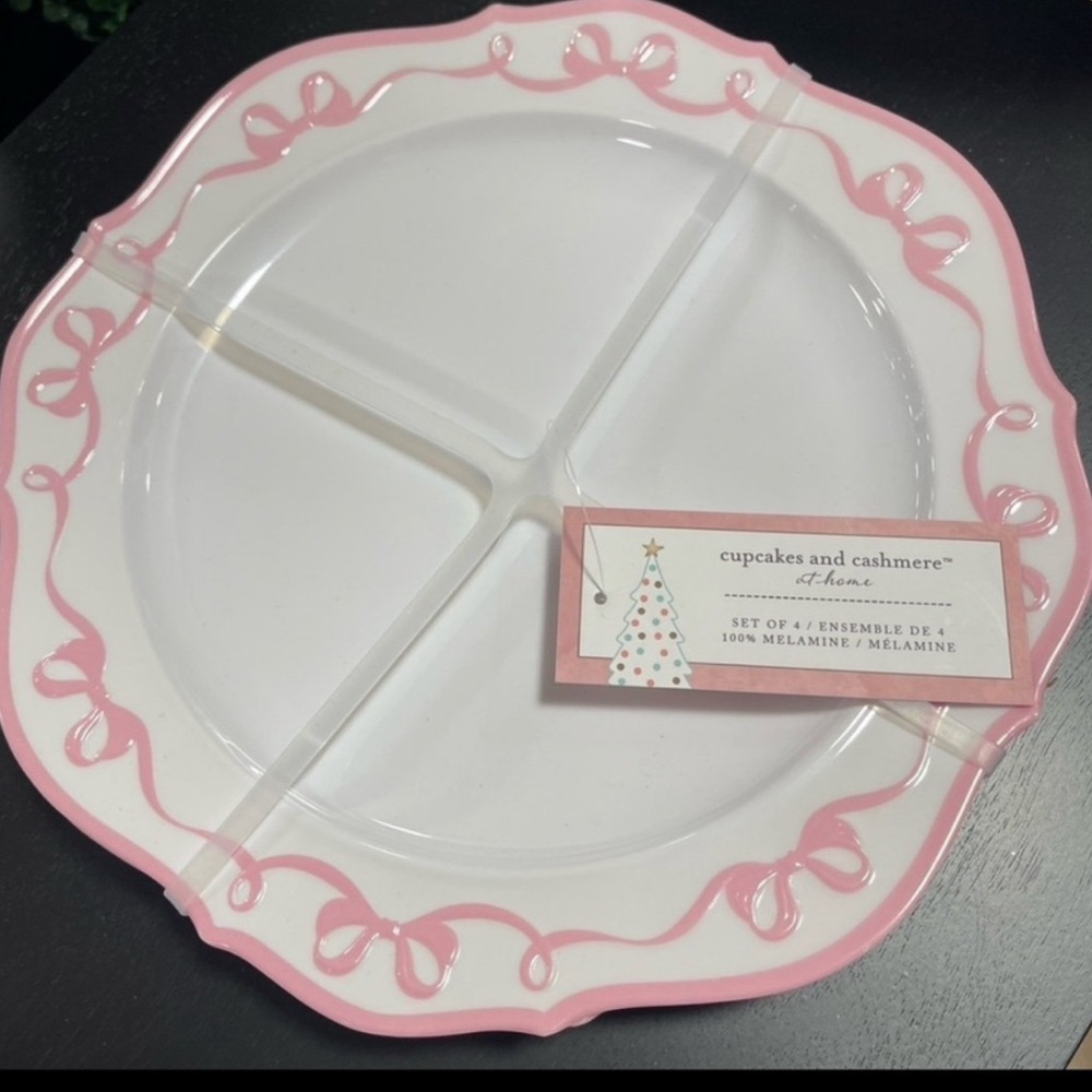 Cupcakes and Cashmere Christmas Pink Bow Coquette Melamine Plates Set of 4 NWT